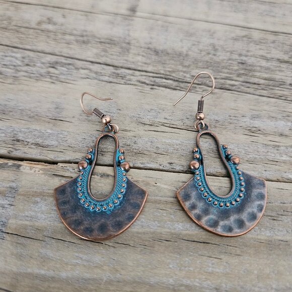 Boho Chic Hammered Antiqued Copper Dangle Earrings - Picture 1 of 4